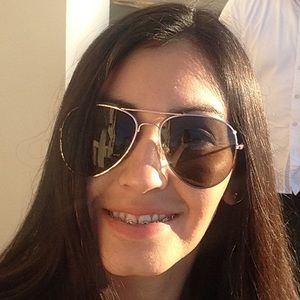 Meet your Posher, Alma